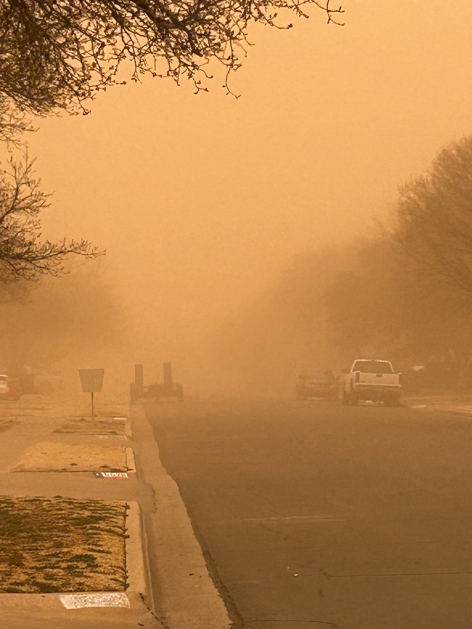 Picture of thick dust in Lubbock late Sunday afternoon. The picture is courtesy of @ttuninteytwo on Twitter.